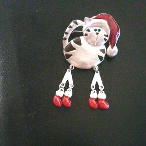 Vintage Enamel Cat Brooch